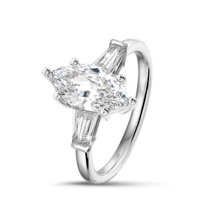 3.00 karaat trilogie ring in witgoud met Marquise lab grown diamant en conische lab grown baguettes