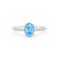 Op maat gemaakte solitaire ring met een ovaal geslepen diamant