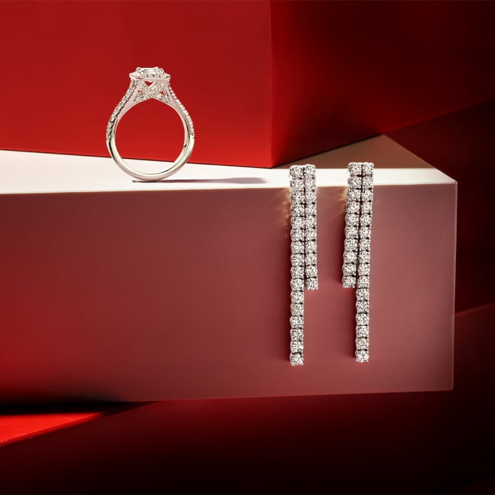 Beyaz altın 3.90 karat laboratuvarda yetiştirilmiş pırlantalı düz küpe