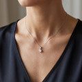 5.00 karat beyaz altın, laboratuvarda yetiştirilmiş yuvarlak pırlantalı tektaş kolye ucu