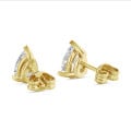 4.00克拉黄金梨形钻石耳钉