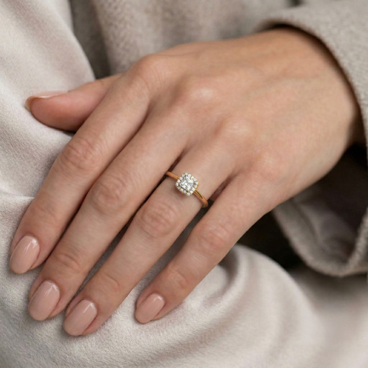 2.50克拉Halo光环阿斯切围镶培育单钻黄金戒指